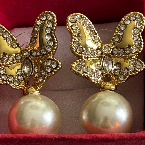 Gold and Cream Crystal Butterfly Pearl Earrings - Picture 2 of 7